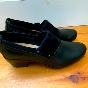Brand new Clark's size 9